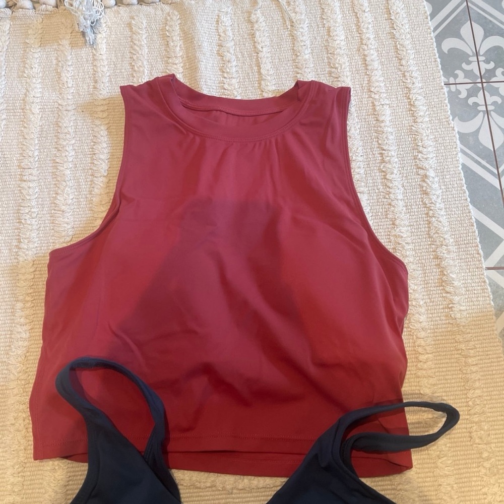 Two workout tops - Picture 3 of 3